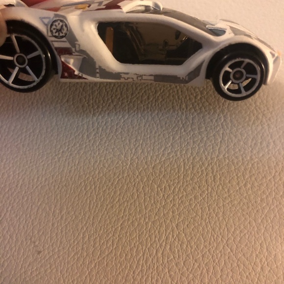 4 Star Wars Hot Wheels cars Mattel - Picture 6 of 9